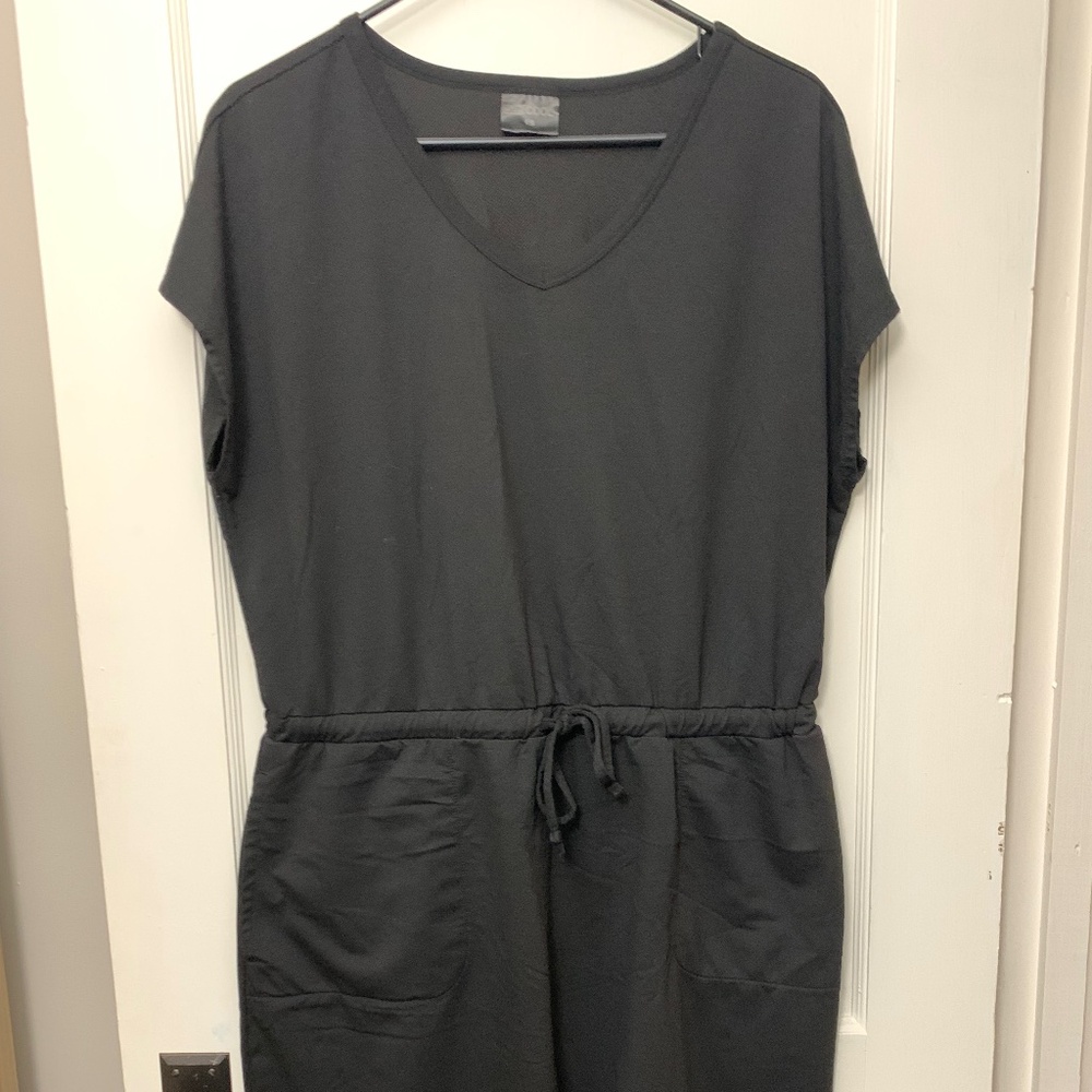 32 DEGREES black dress